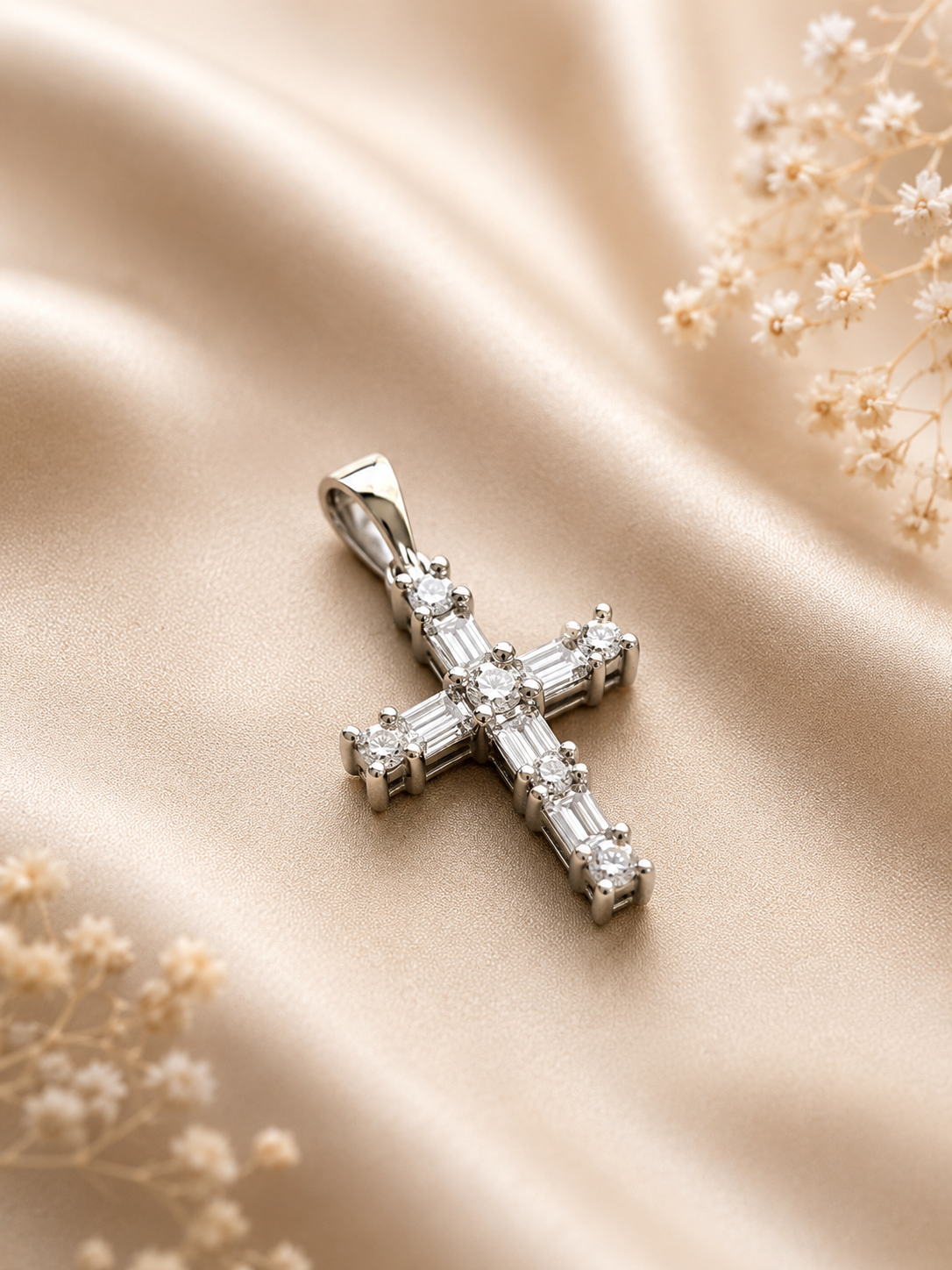 ✨14k White Gold Round & Baguette Diamond 0.33ct Cross Pendant ✨