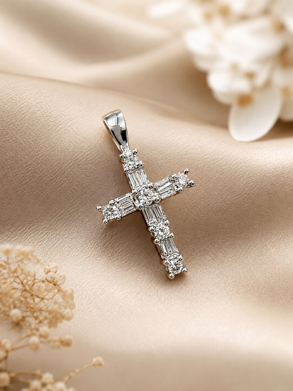 ✨14k White Gold Round & Baguette Diamond 0.33ct Cross Pendant ✨