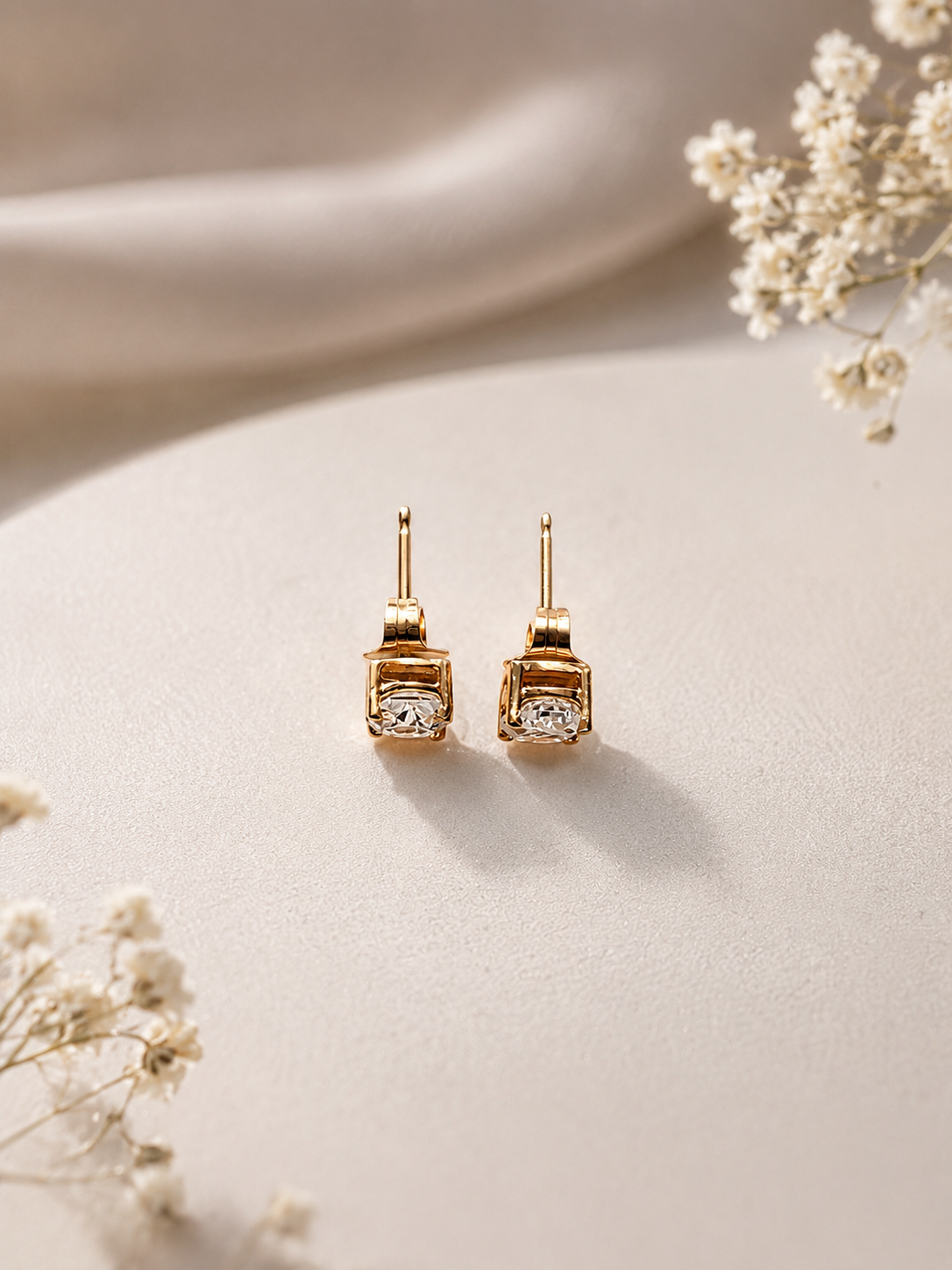 ✨ 10K Gold Oval White Zircon Stud Earrings ✨