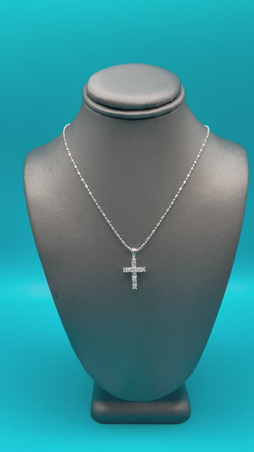 ✨White Gold 14k Diamond Cross Pendant Necklace✨